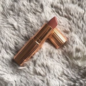 Charlotte Tilbury lipstick Pillow Talk